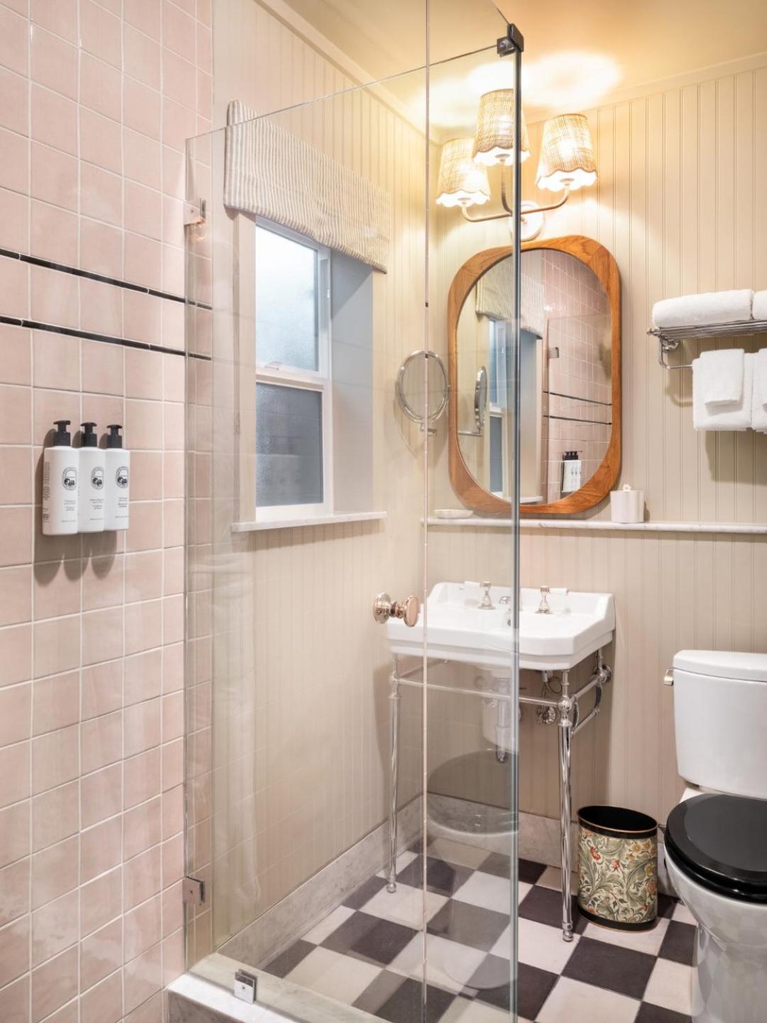 ホテル Le Petit Pali Brentwood ロサンゼルス エクステリア 写真