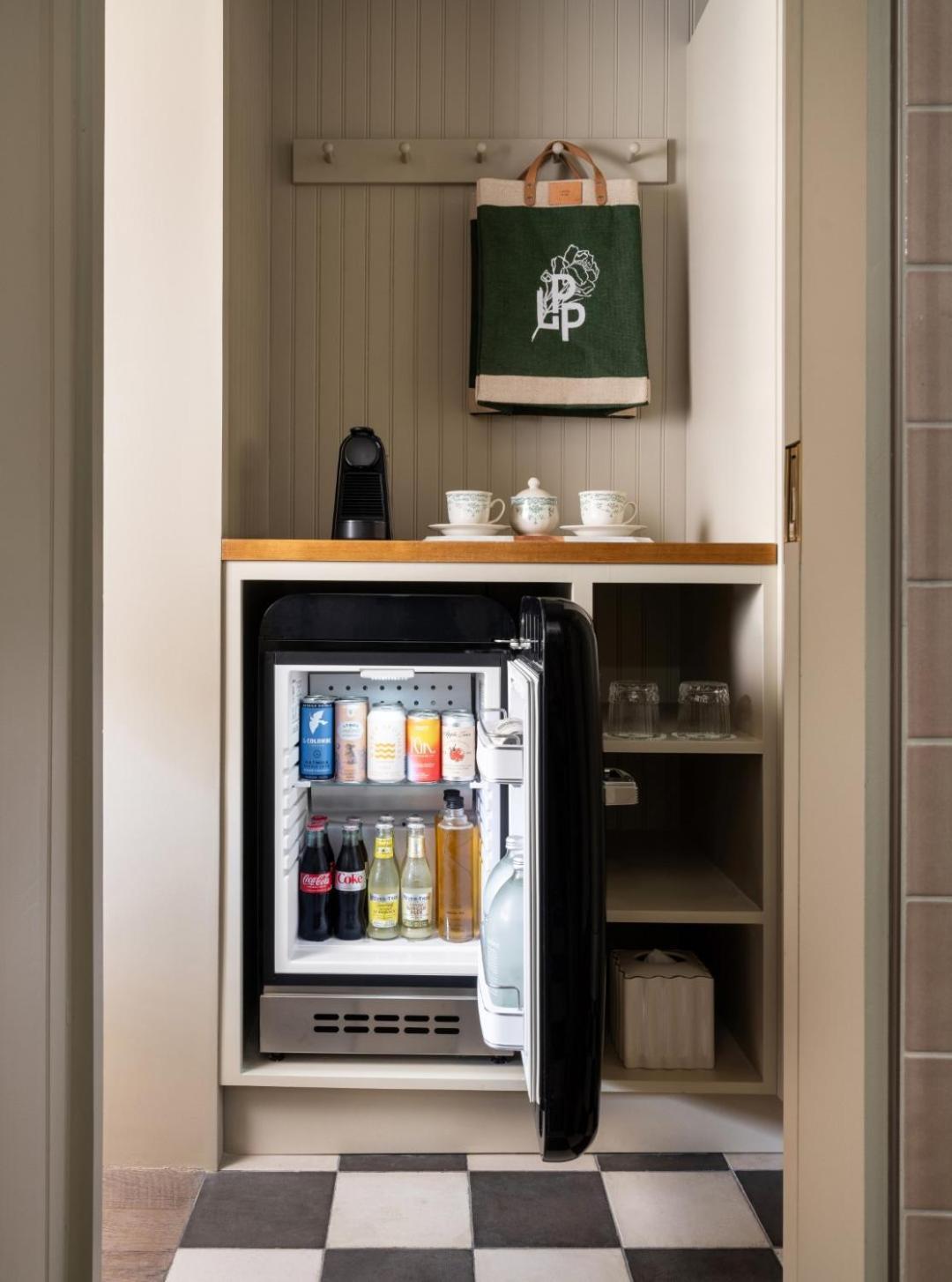ホテル Le Petit Pali Brentwood ロサンゼルス エクステリア 写真